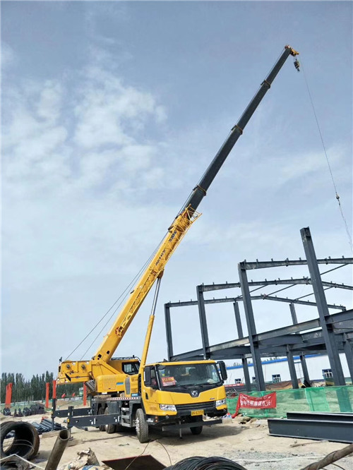 成武县超高层建筑钢结构吊装案例
